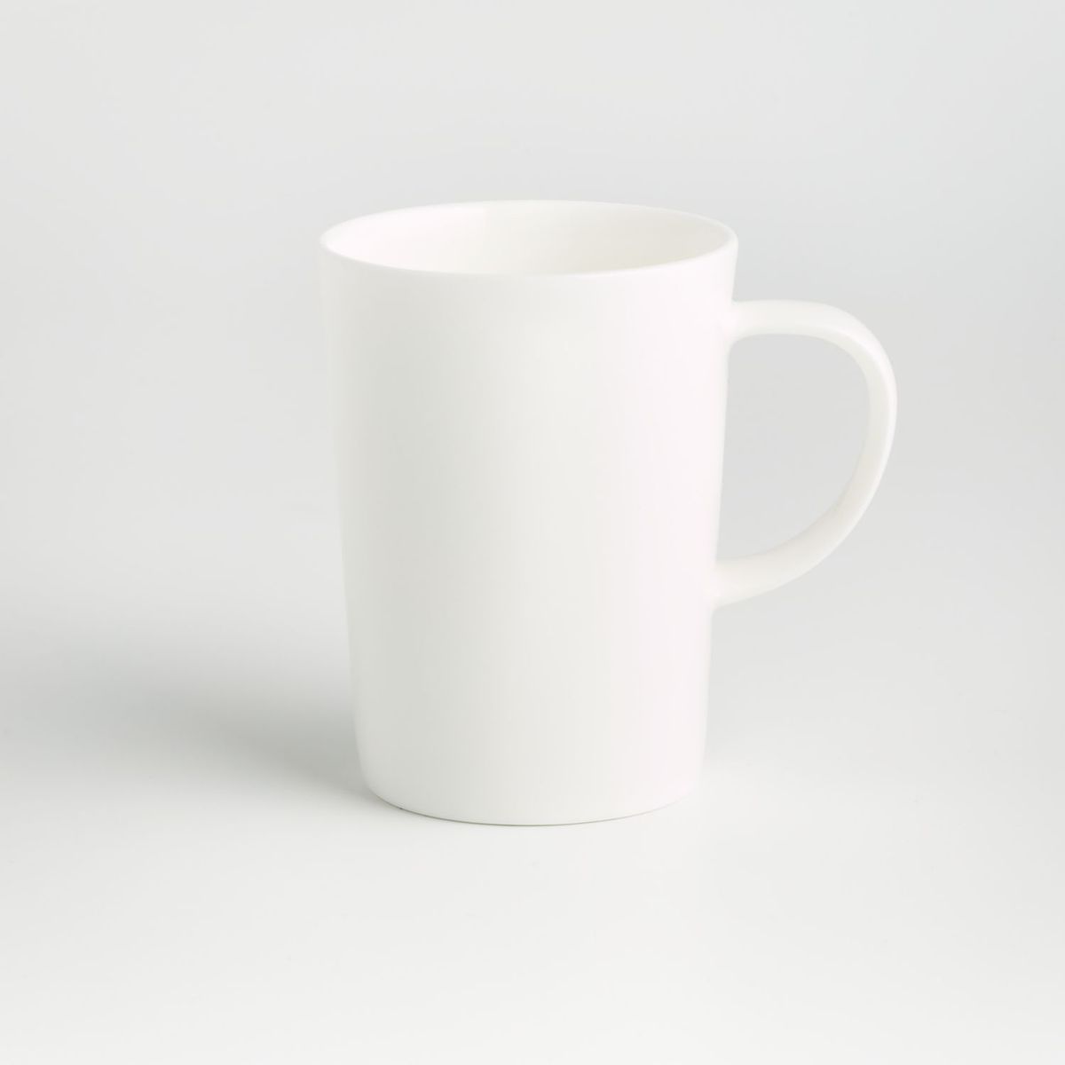 CRATE & BARREL - Mug Bennett