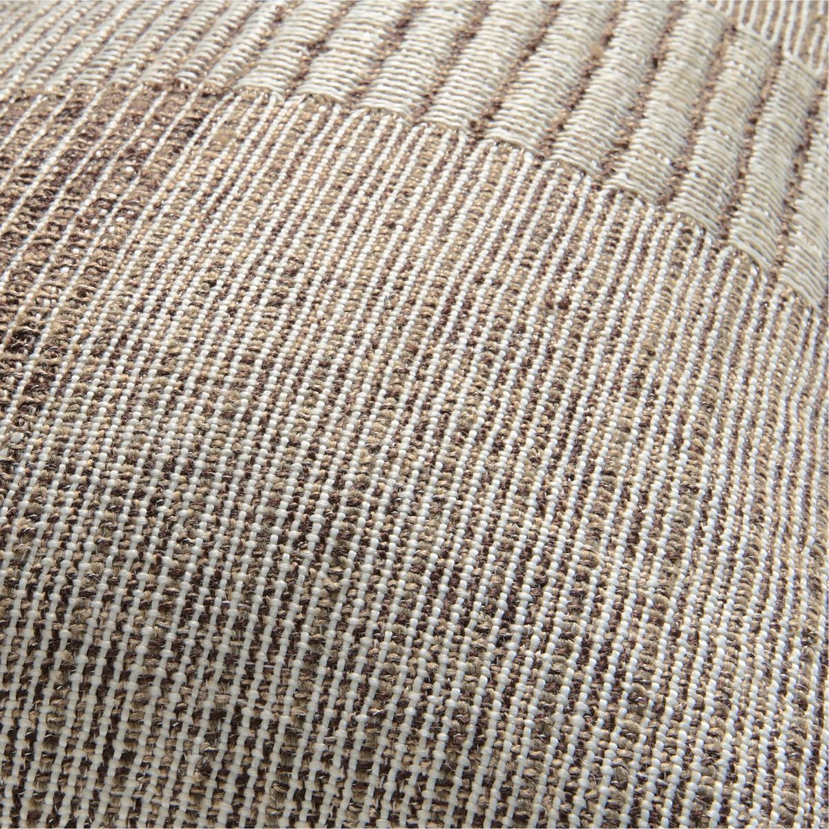 CRATE & BARREL - Cojín Texturizado para Terraza 38x56cm