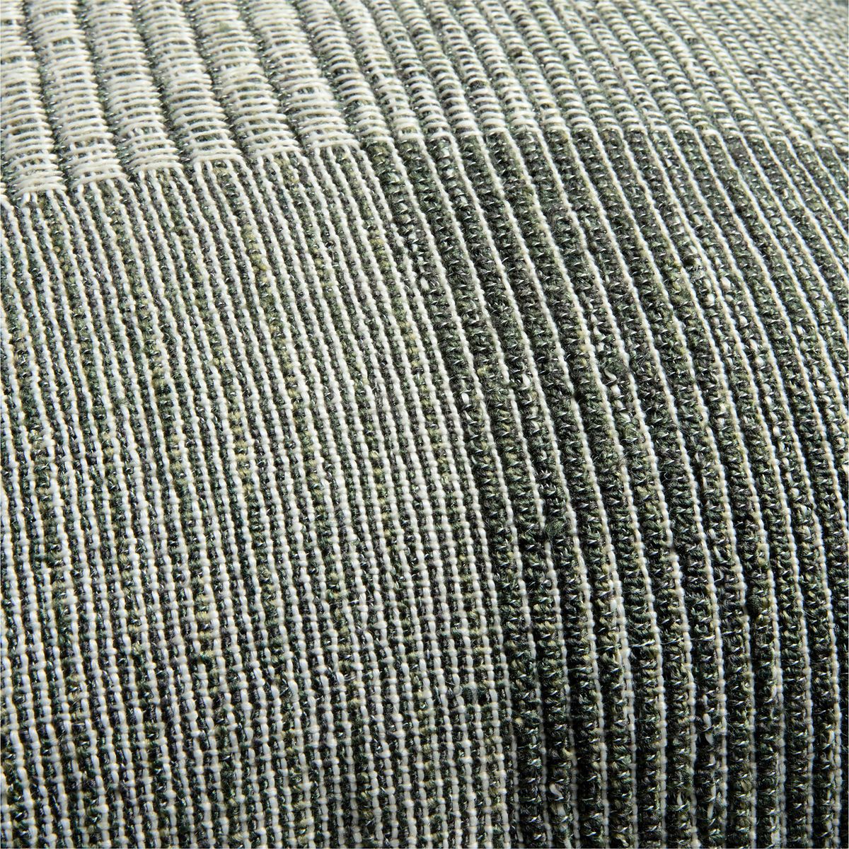 CRATE & BARREL - Cojín Texturizado para Terraza 51x51cm