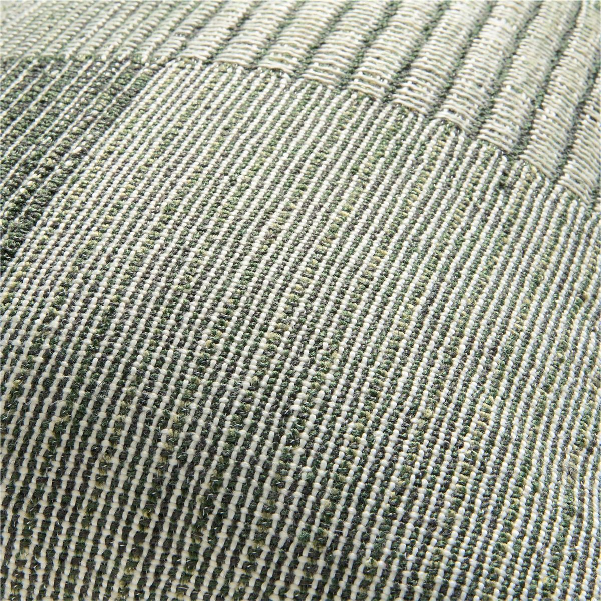 CRATE & BARREL - Cojín Texturizado para Terraza 38x56cm