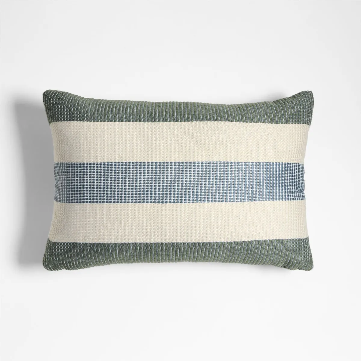 CRATE & BARREL - Cojín Tonal Textured para Terraza 38x56cm