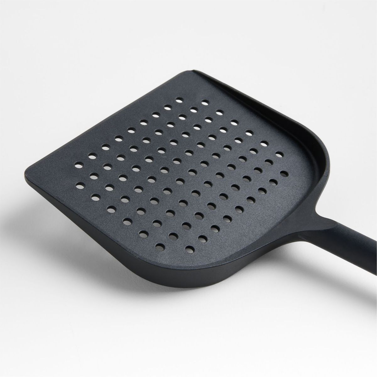 CRATE & BARREL - Espátula Ranurada Para Horno