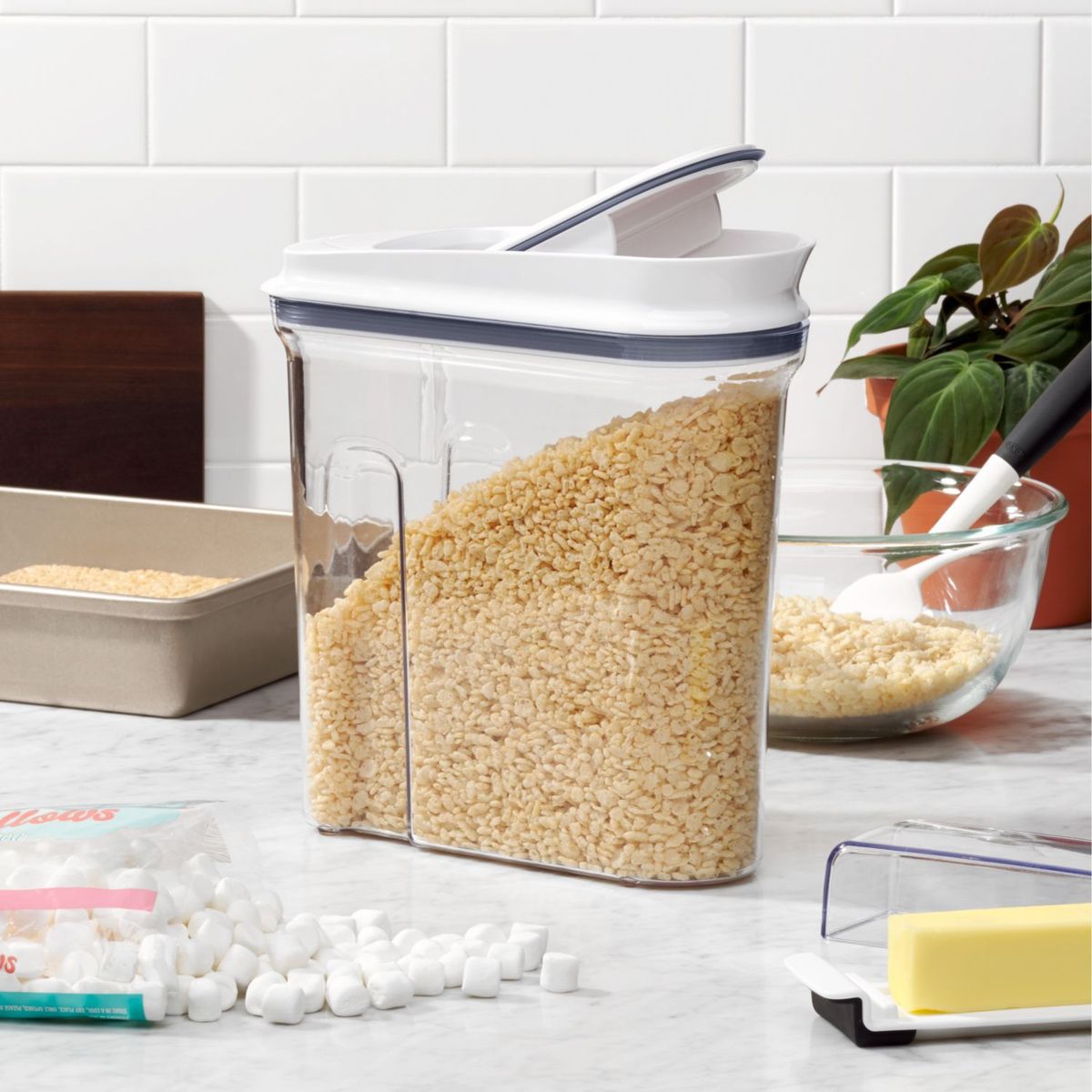 CRATE & BARREL - Dispensador de Cereal Pequeño OXO