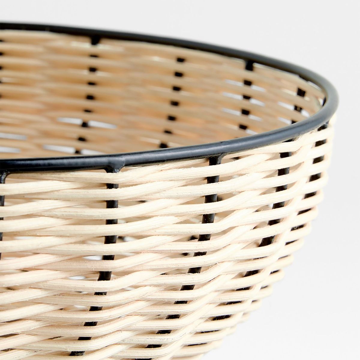 CRATE & BARREL - Bowl Amira