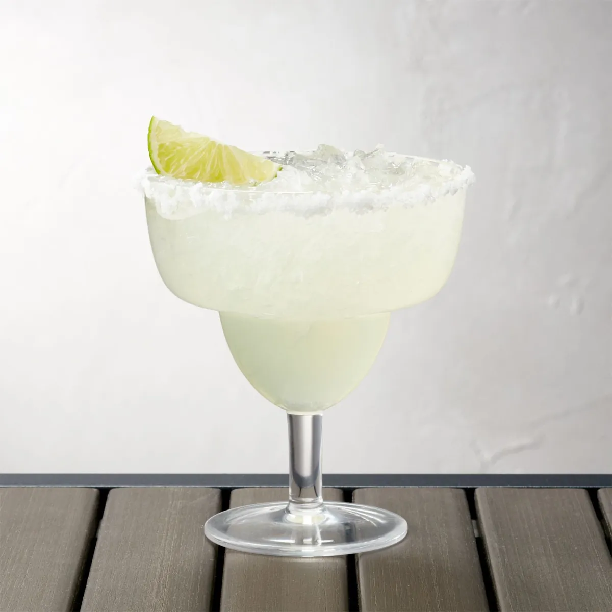 CRATE & BARREL - Copa de Acrílico Apilable para Margarita