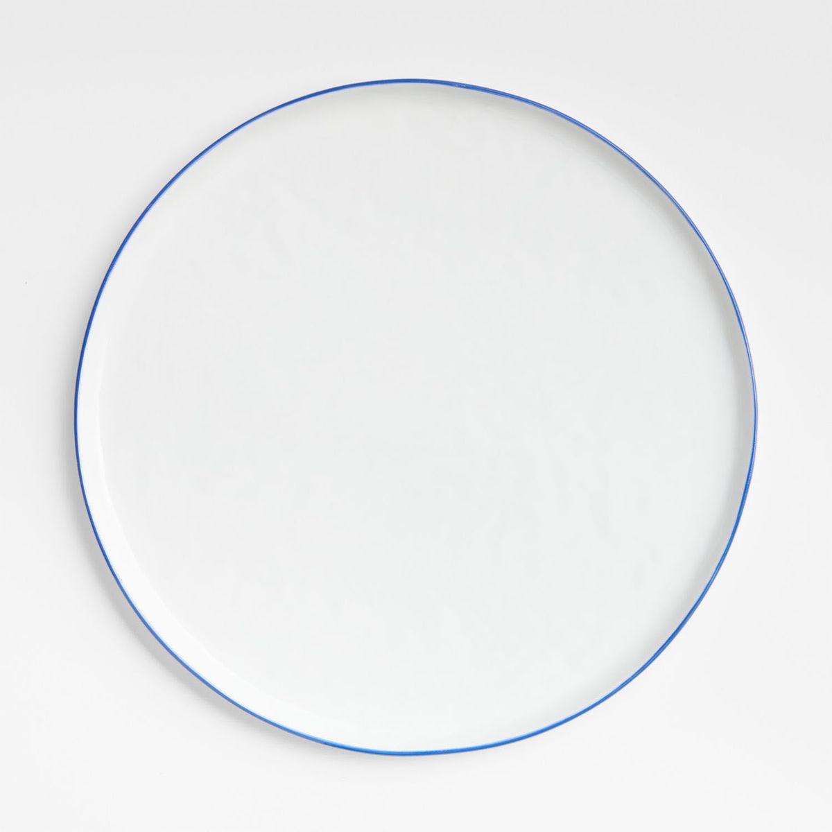CRATE & BARREL - Plato de Comida Mercer Blue Rim