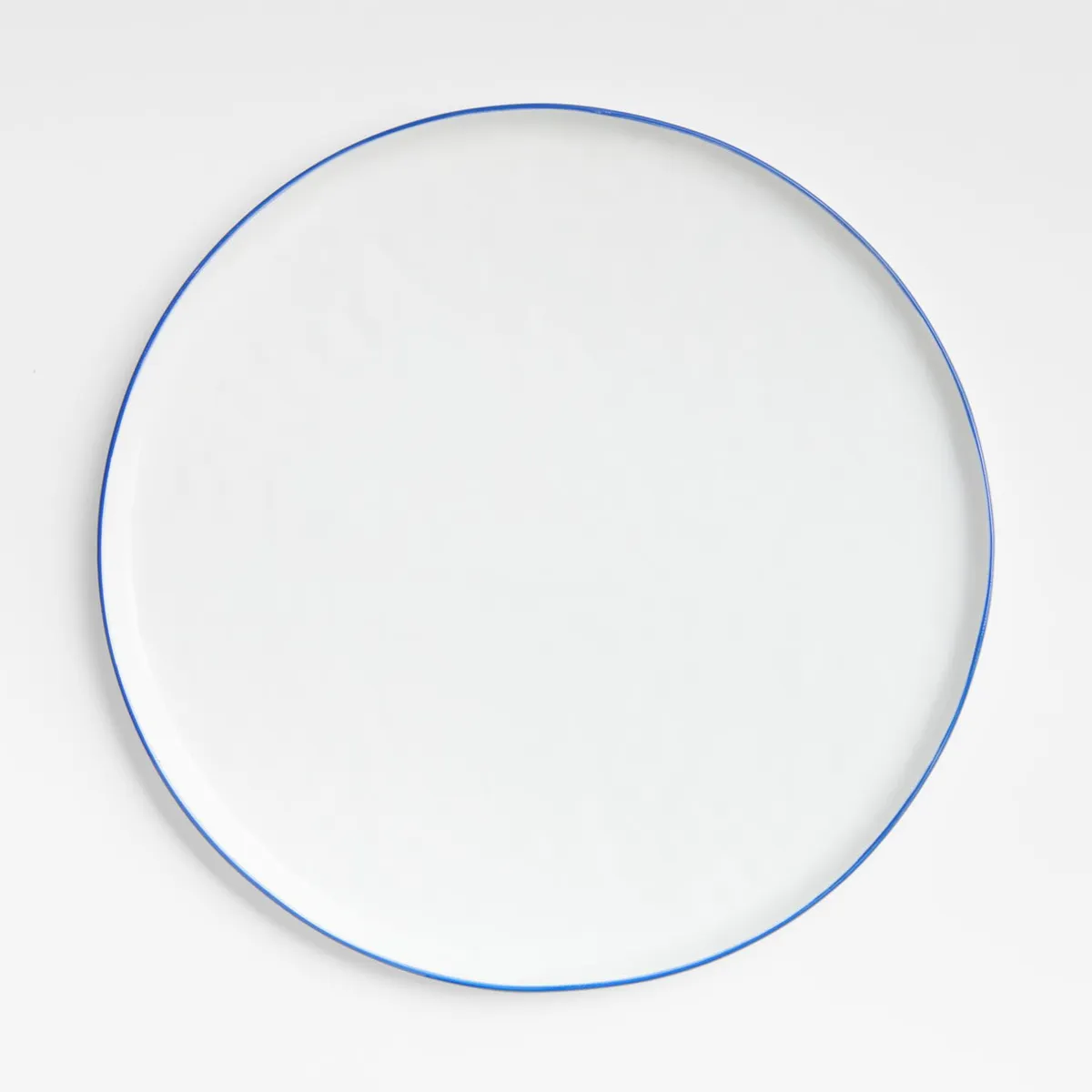 CRATE & BARREL - Plato de Comida Mercer Blue Rim