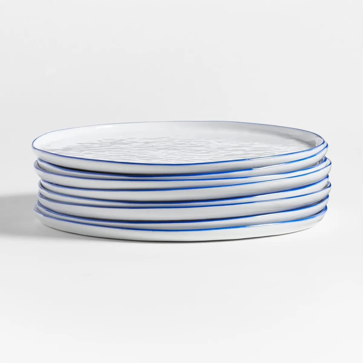 CRATE & BARREL - Plato de Comida Mercer Blue Rim