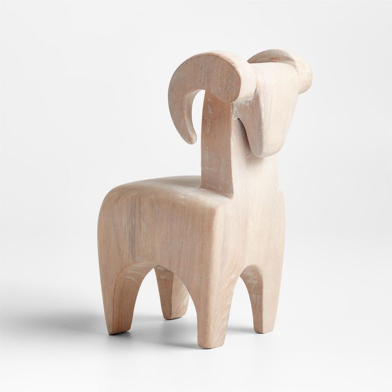 CRATE & BARREL - Escultura de Carnero de Madera White
