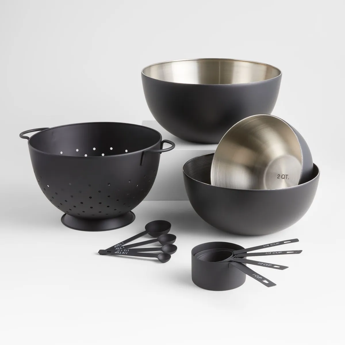 CRATE & BARREL - Colador Nera Negro