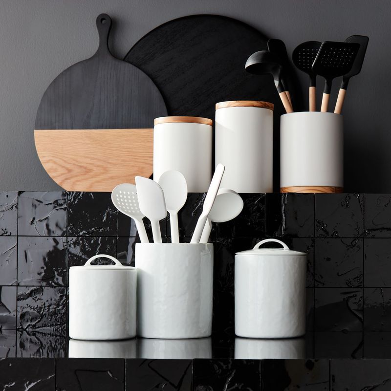 CRATE & BARREL - Canister de Madera de Olivo y Cerámica Mate