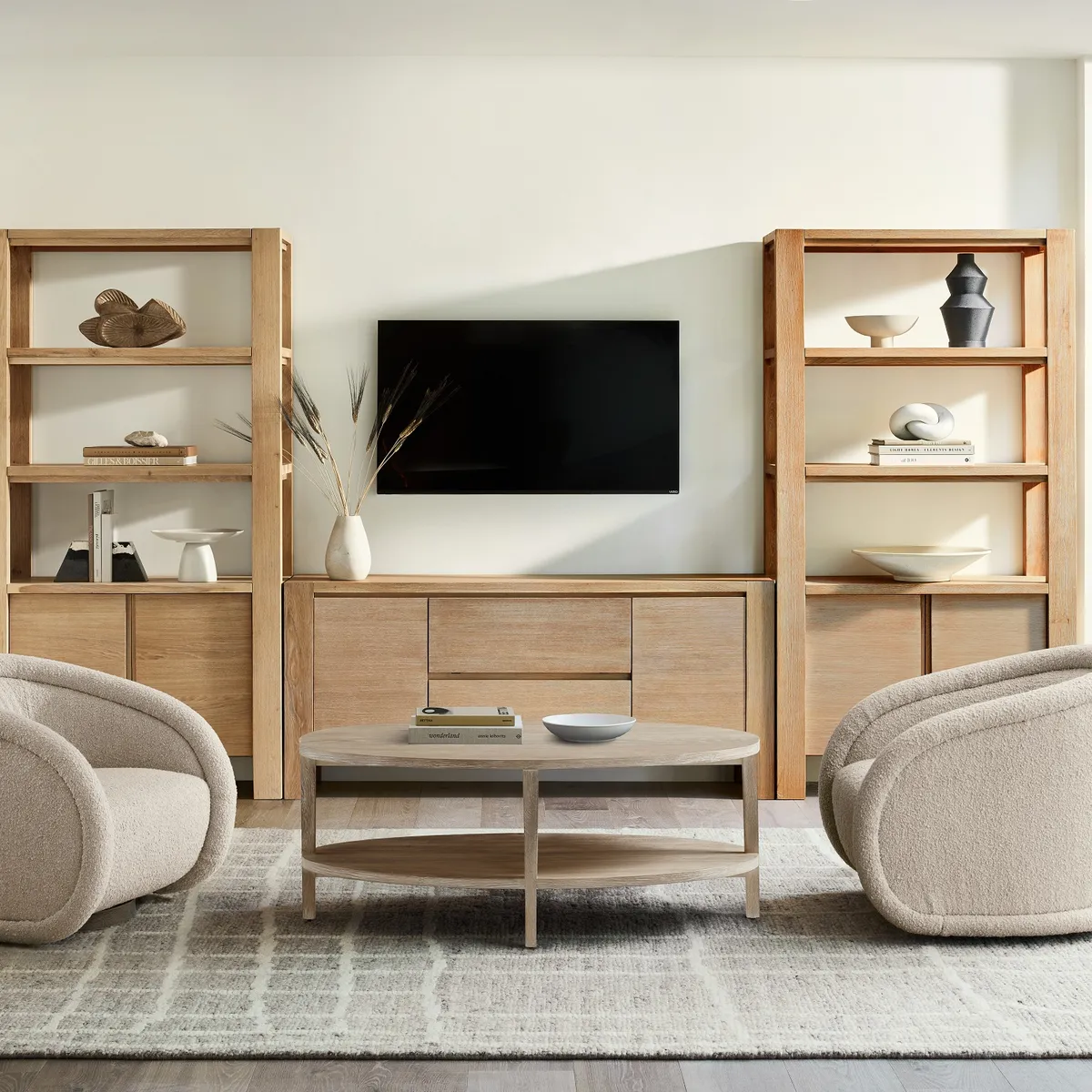 CRATE & BARREL - Mesa de Centro Clairemont de Madera Natural de Roble
