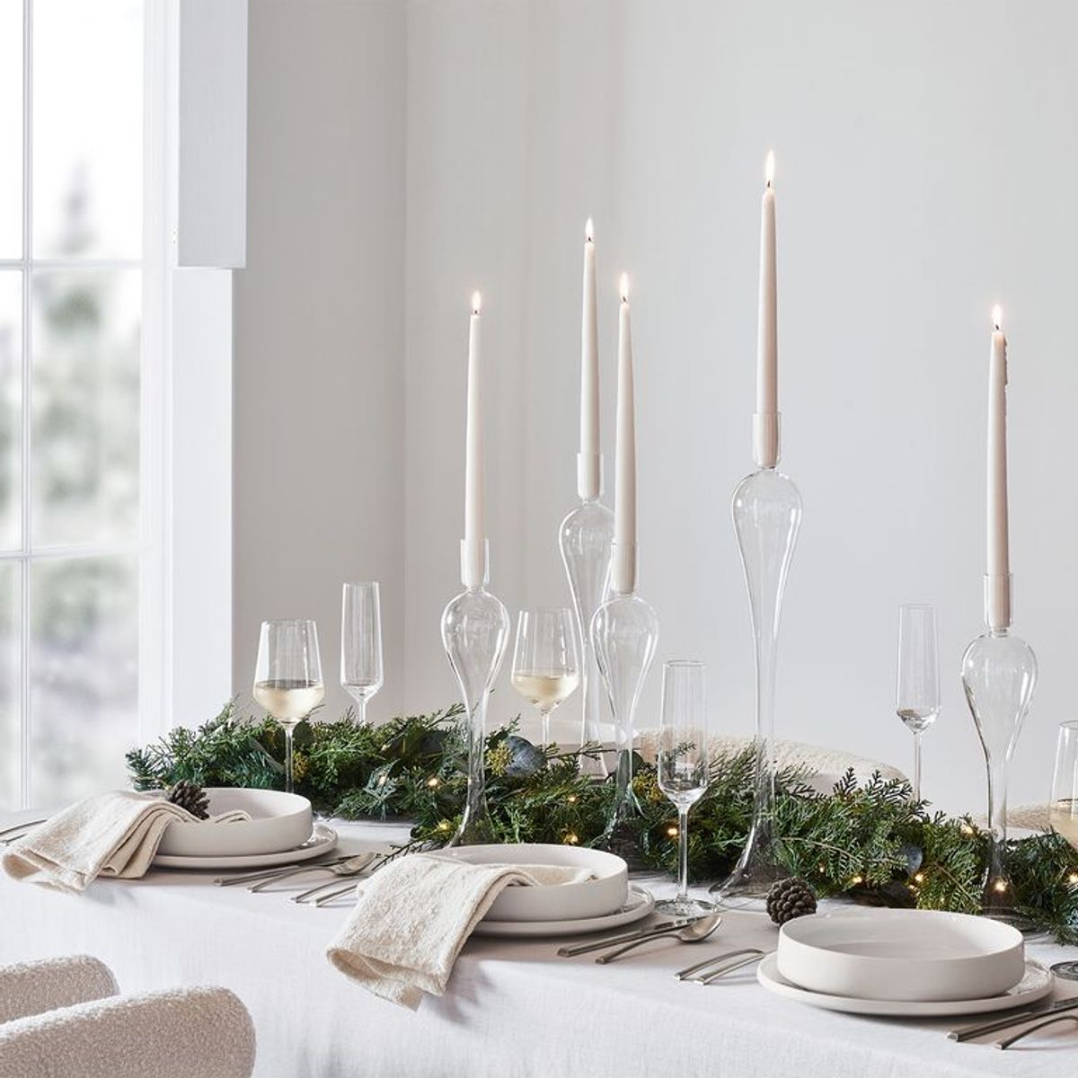 CRATE & BARREL - Portavelas Cónico de Vidrio Milano