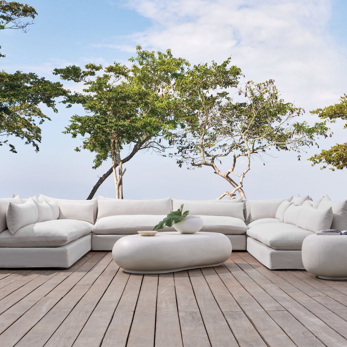 CRATE & BARREL - Mesa de Centro Pebble 