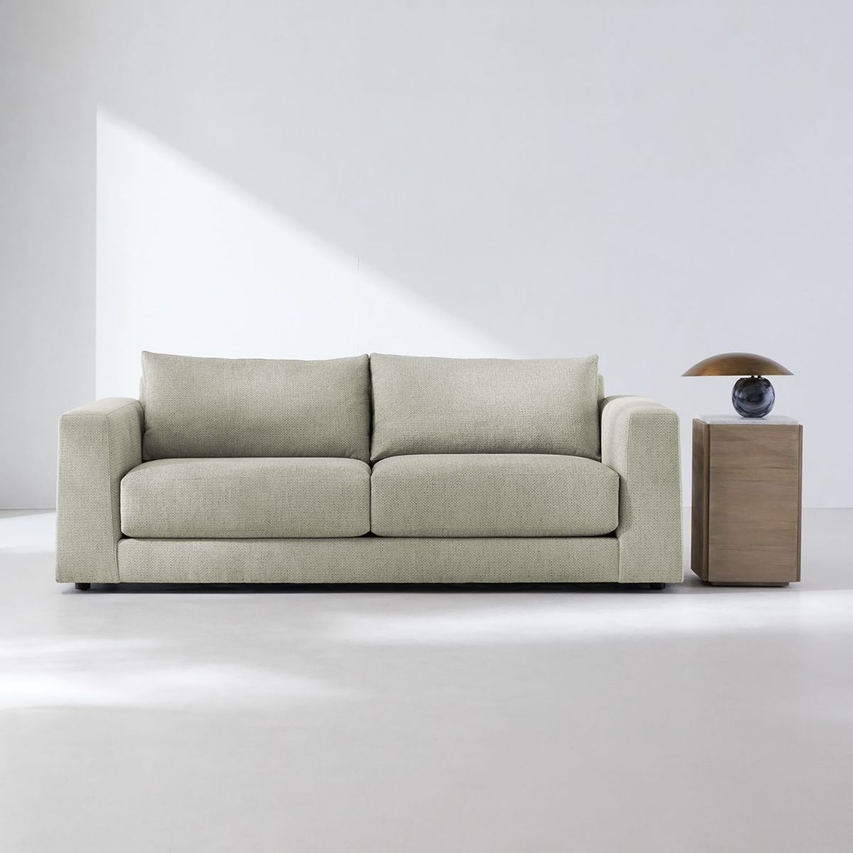 CRATE & BARREL - Mesa Auxiliar Troupe de Mader de Pino