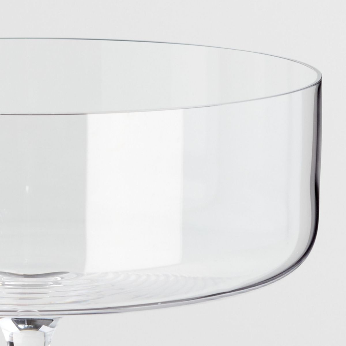 CRATE & BARREL - Copa Edge de Vidrio Cristalino