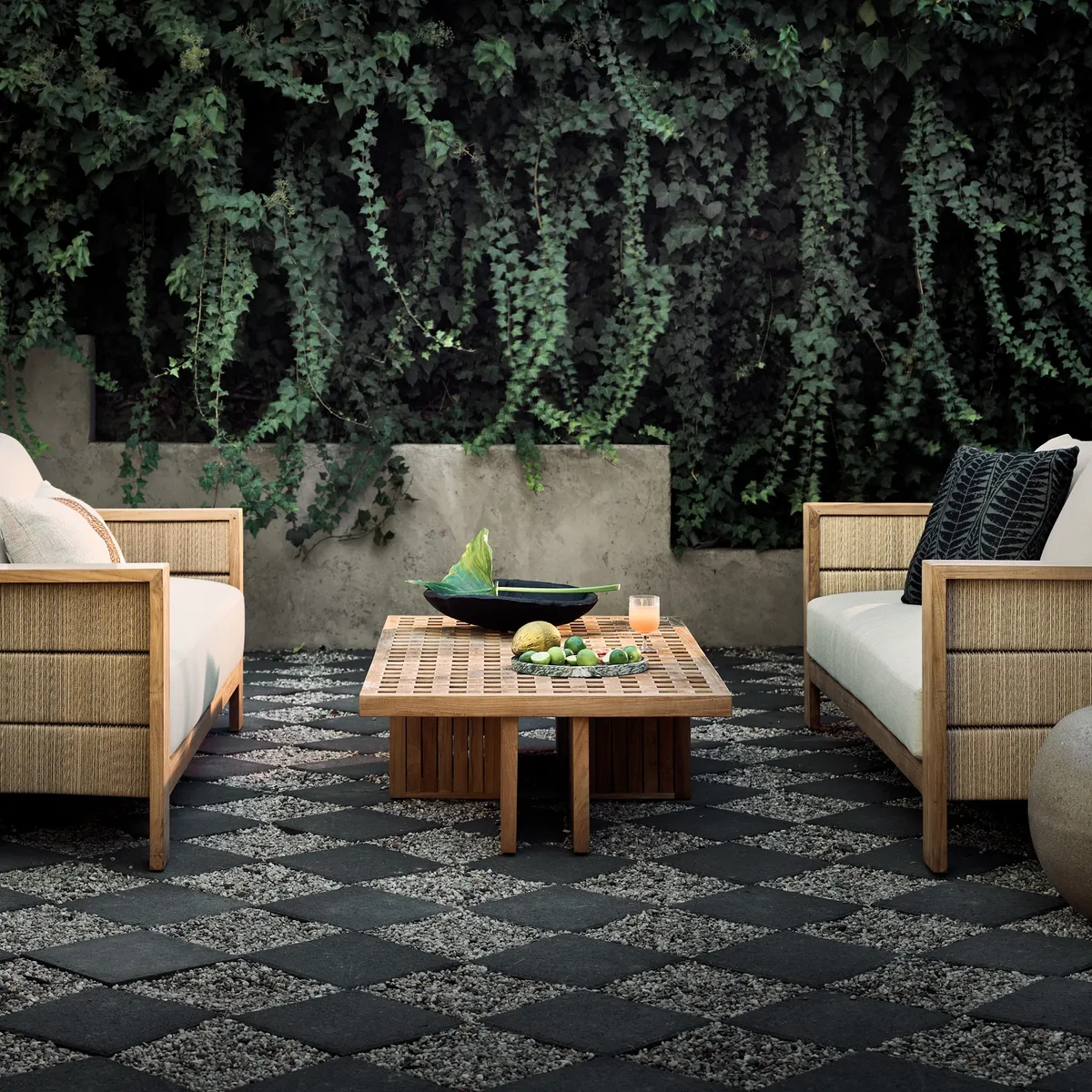 CRATE & BARREL - Mesa De Centro Para Exterior Bali