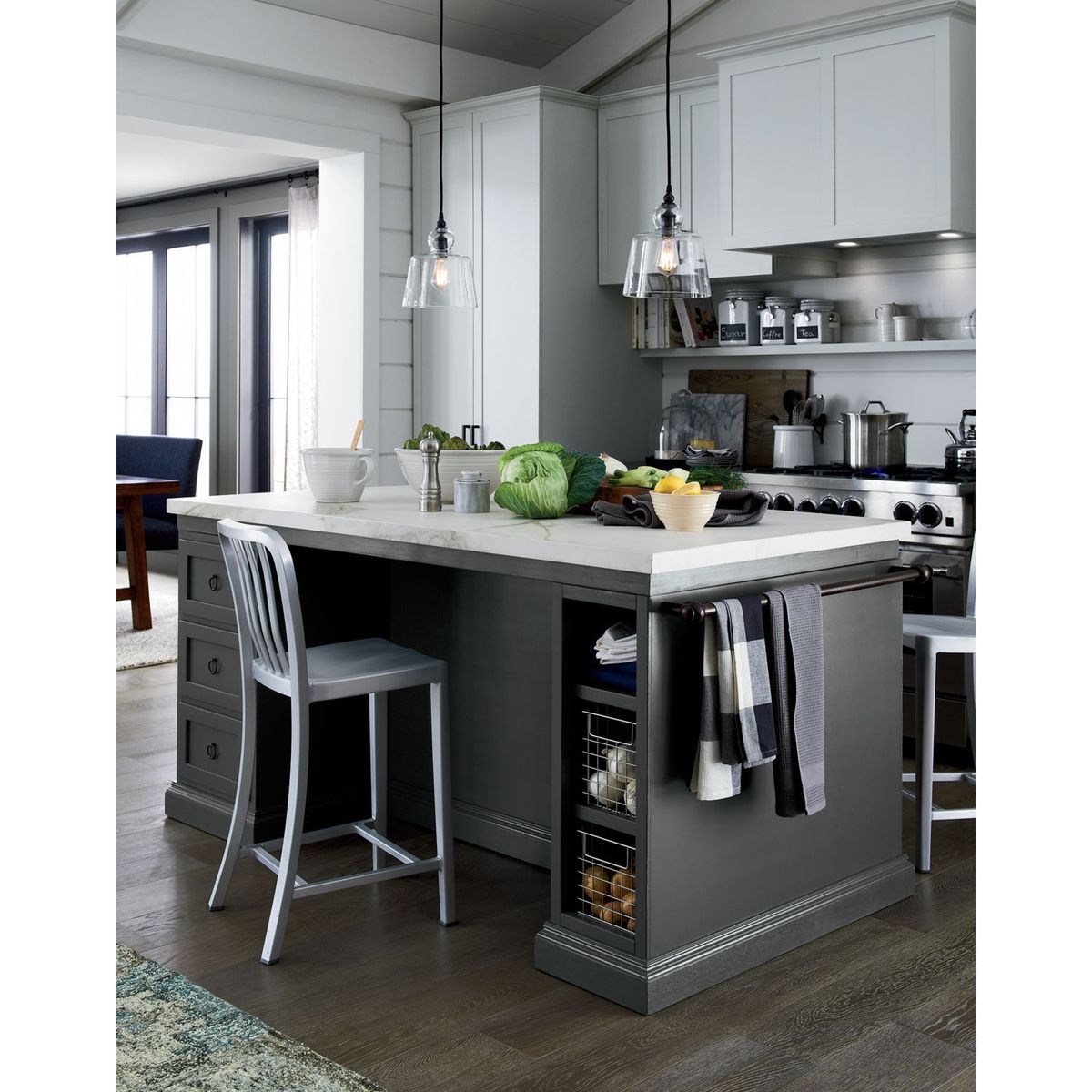 CRATE & BARREL - Silla de Bar Delta de Aluminio