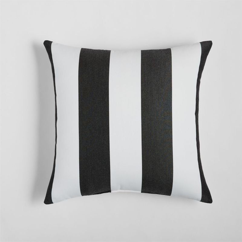 CRATE & BARREL - Cojín Sunbrella para Terraza 51x51cm