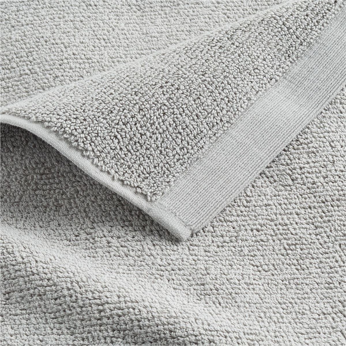 CRATE & BARREL - Toalla De Baño Antimicrobiana Ash