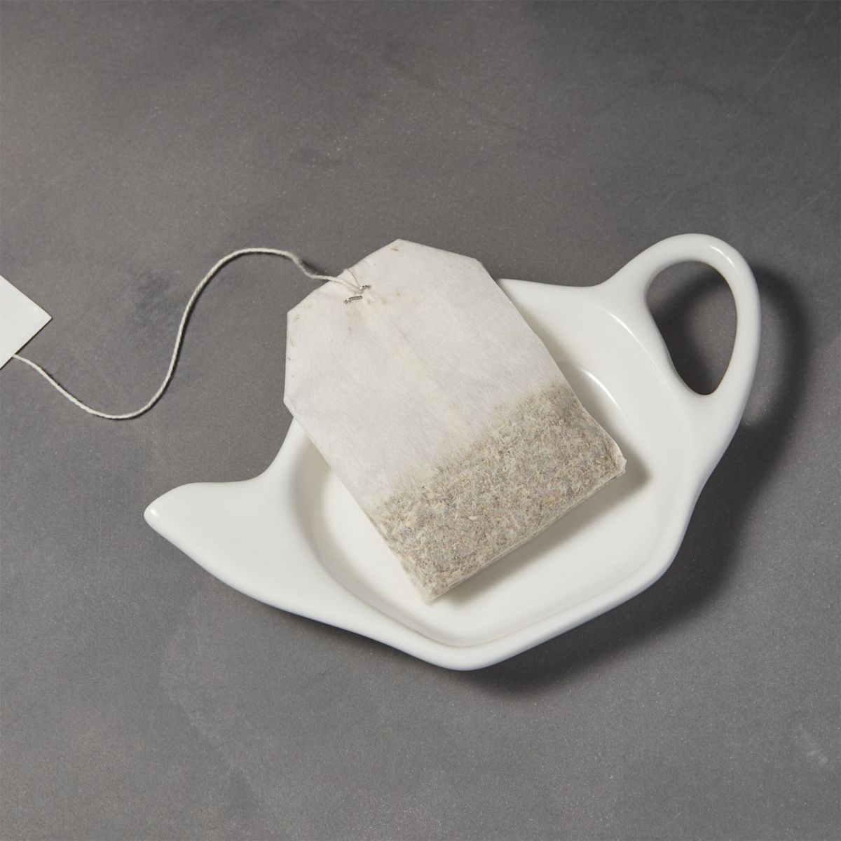 CRATE & BARREL - Posa Bolsa de Té en Forma de Tetera