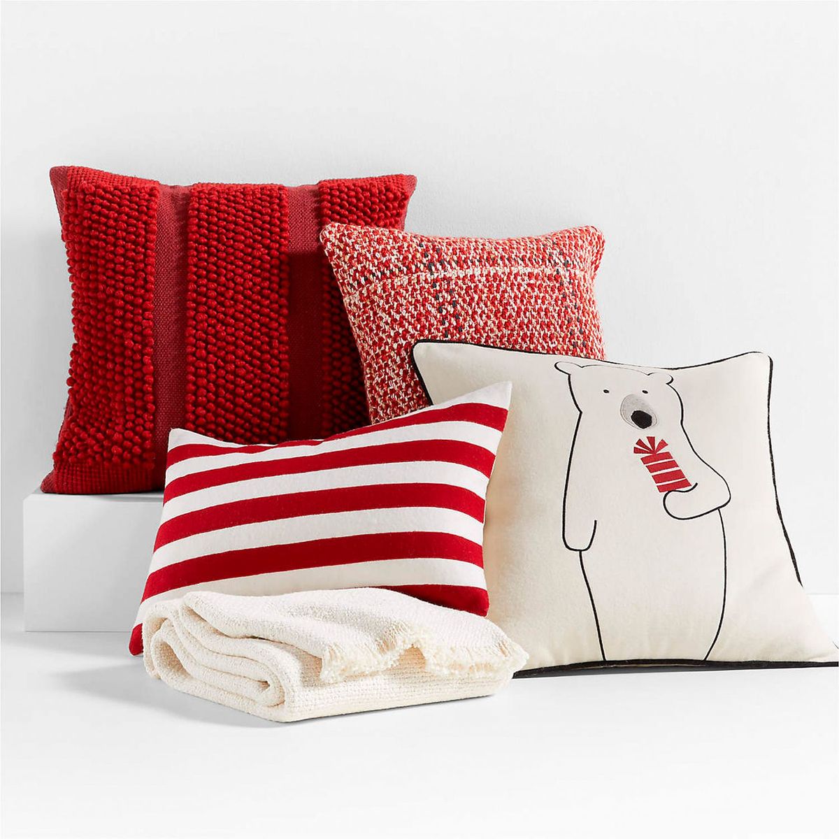 CRATE & BARREL - Funda de Cojín Navideña de Oso Polar 58x58m
