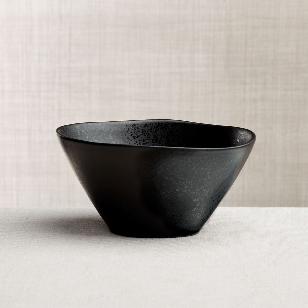 CRATE & BARREL - Bowl para Cereal Marin Negro Mate