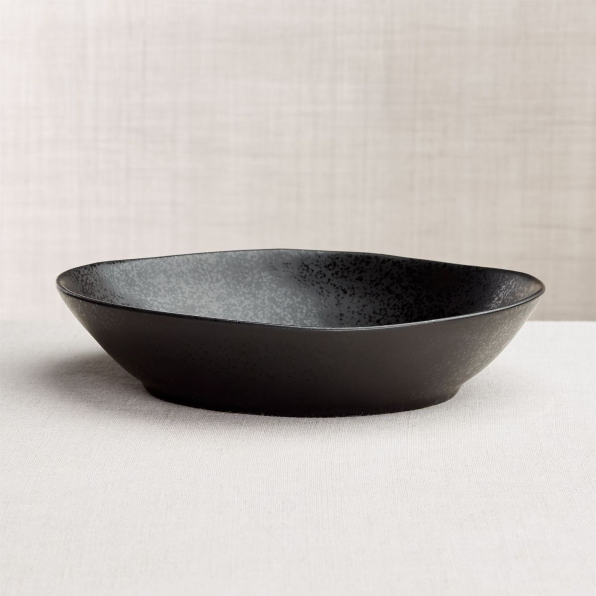 CRATE & BARREL - Bowl Bajo Marin Matte Black