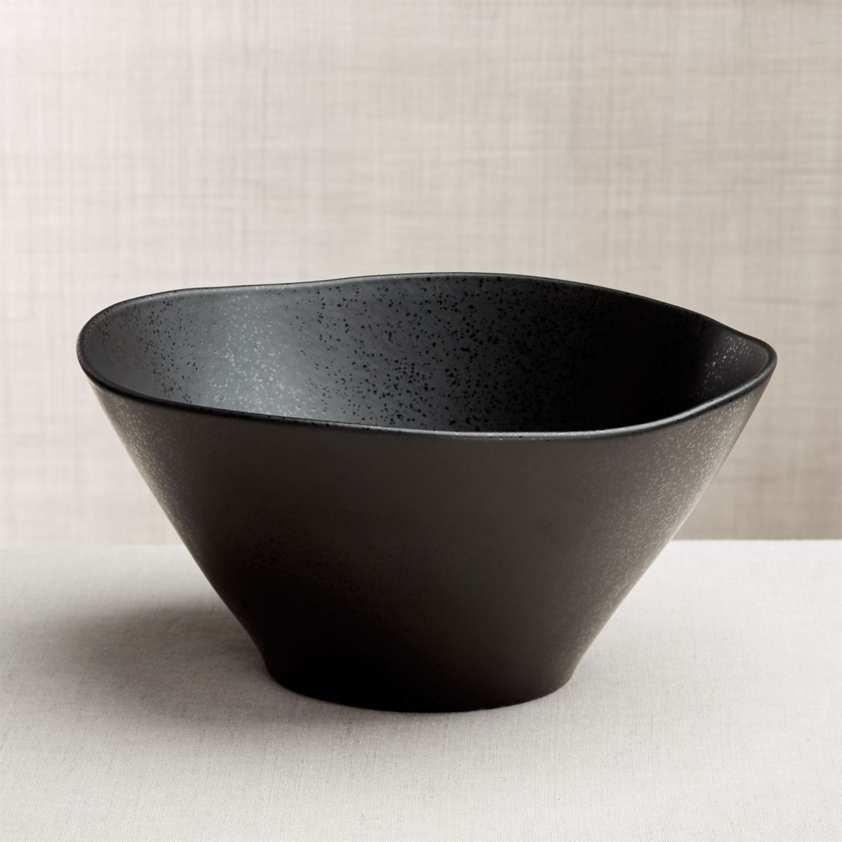 CRATE & BARREL - Bowl para Servir Marin Negro Mate
