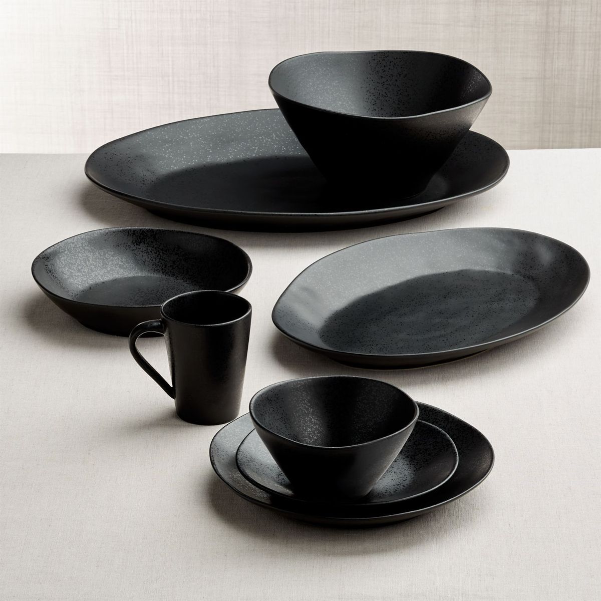 CRATE & BARREL - Bowl para Servir Marin Negro Mate