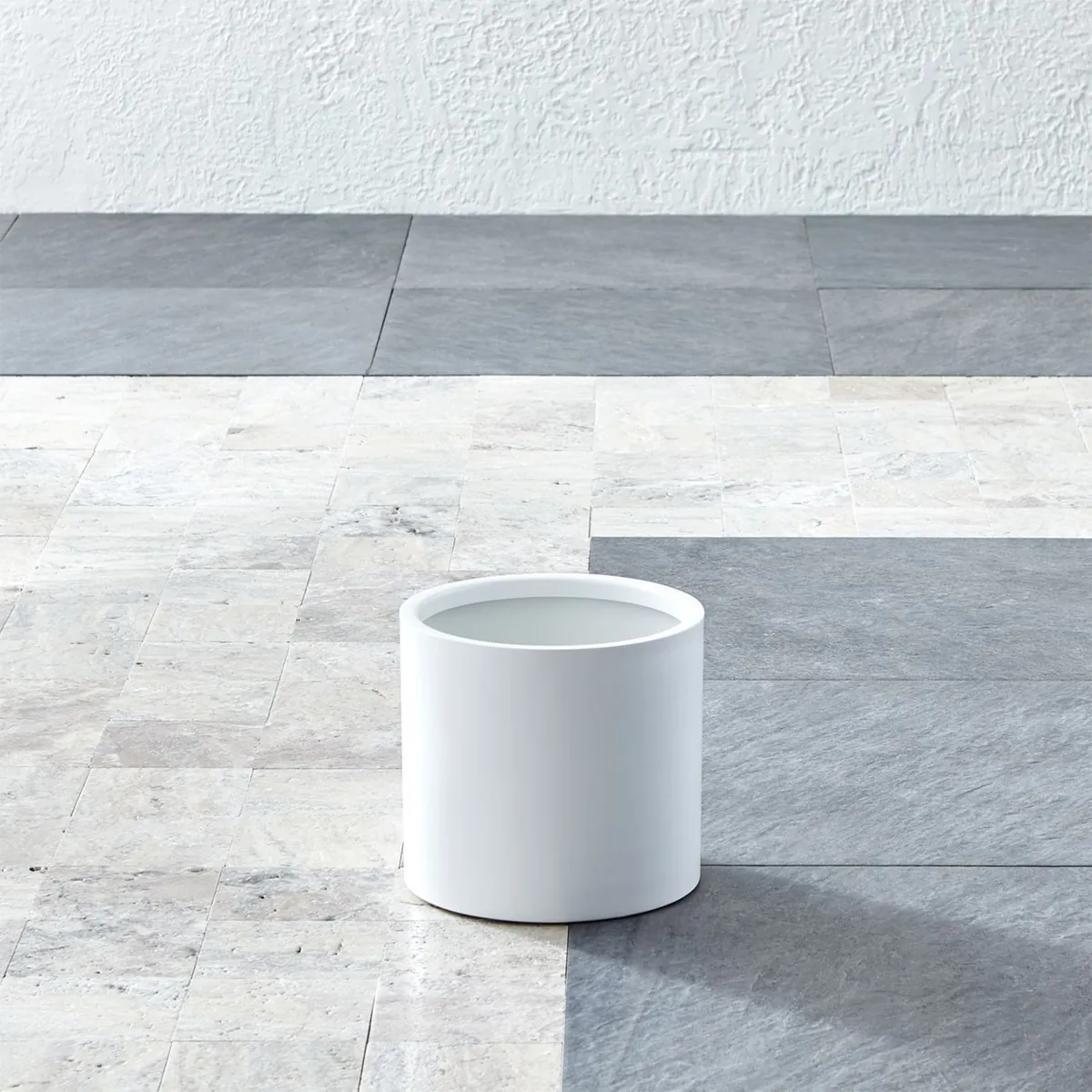 CRATE & BARREL - Maceta Redonda Dundee Blanca