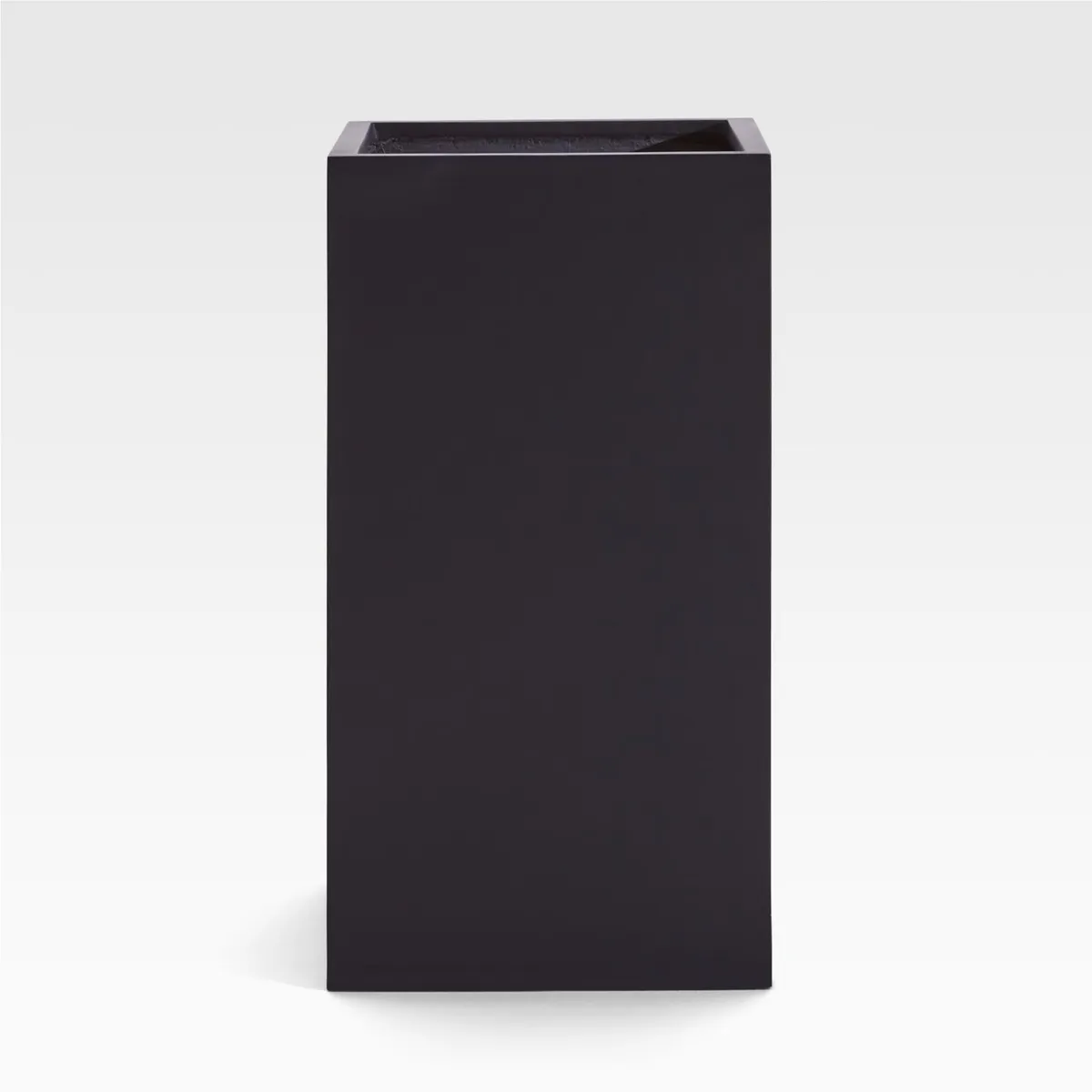 CRATE & BARREL - Maceta Cuadrada Alta Zaza Negra