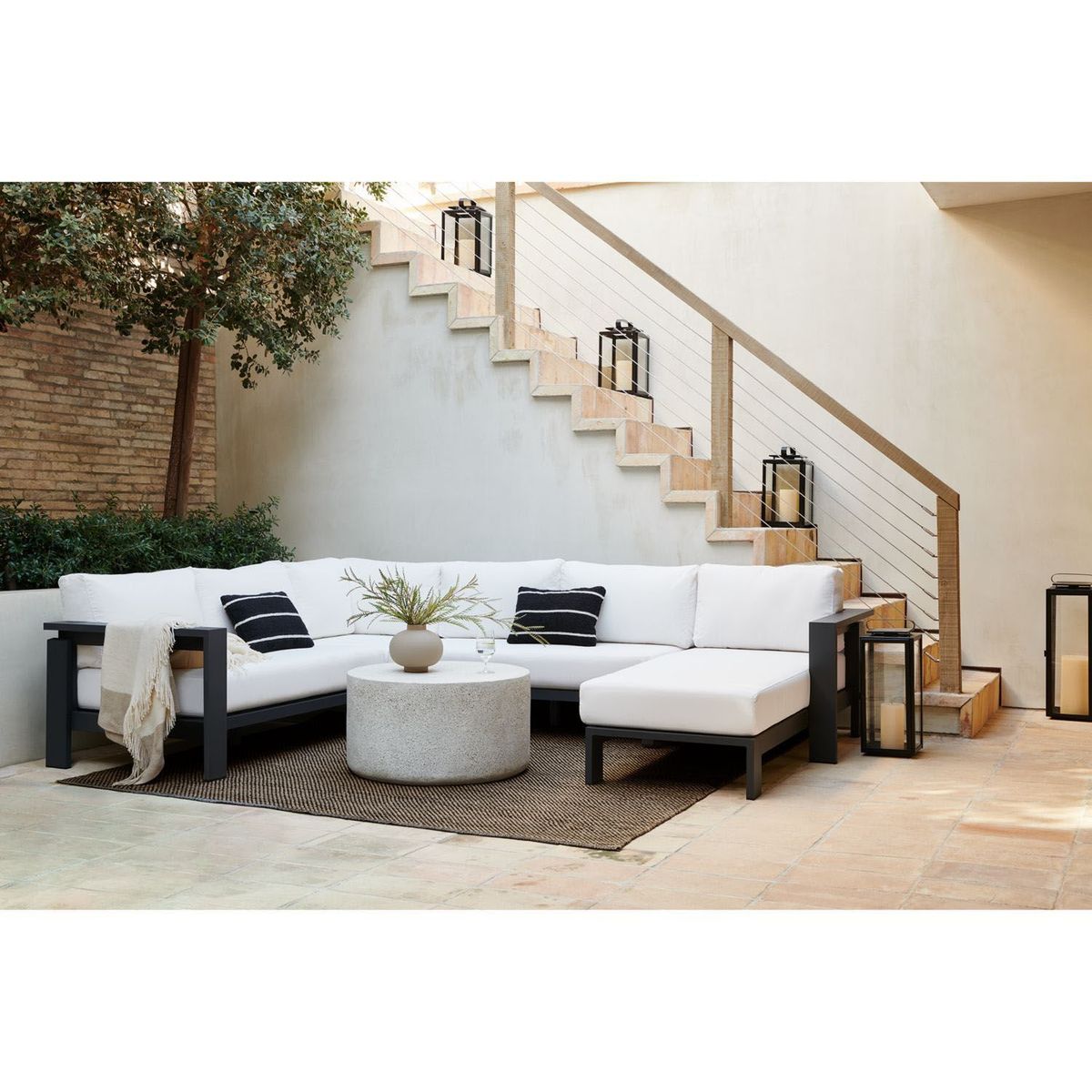 CRATE & BARREL - Alfombra Zaira Black And Beige 152x244cm