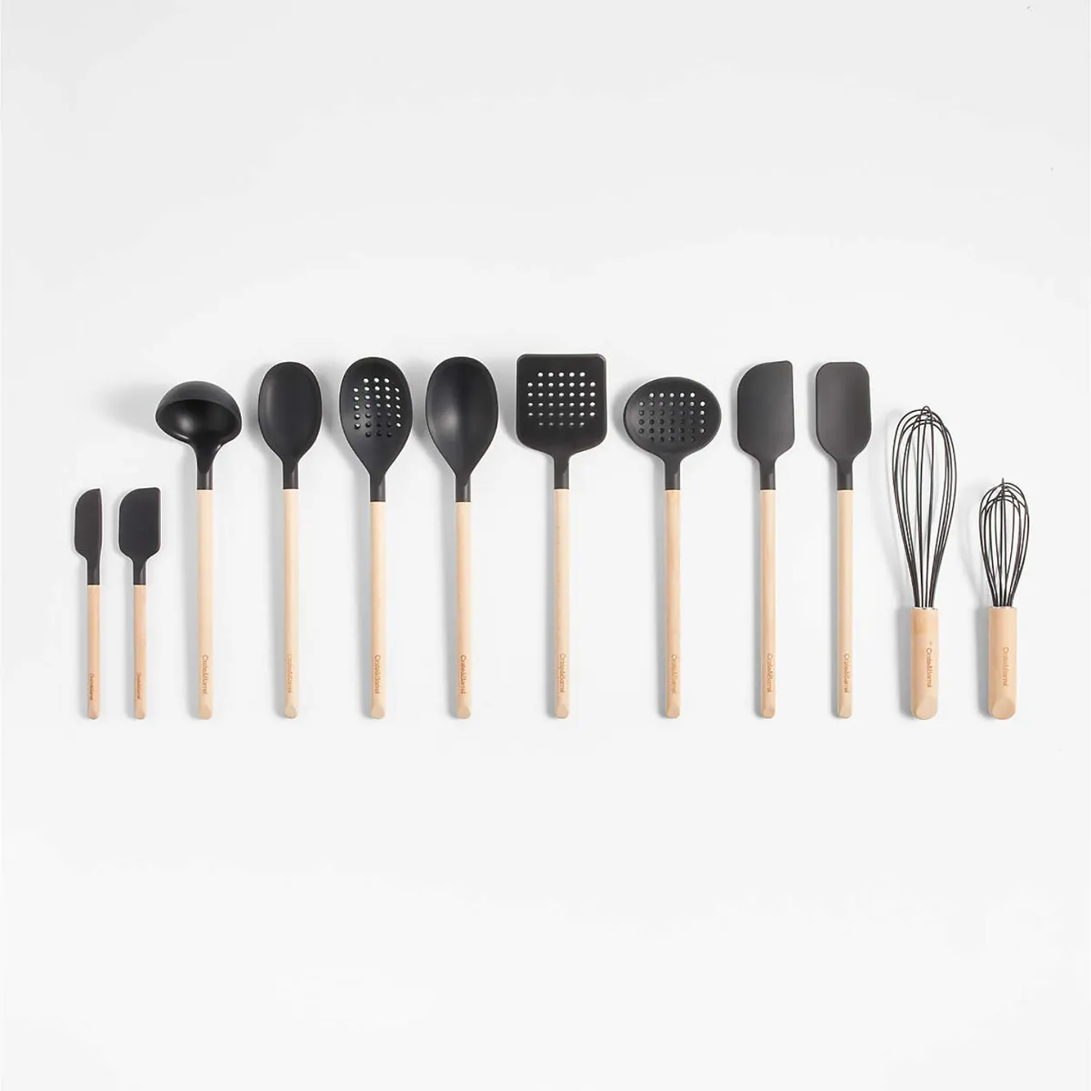 CRATE & BARREL - Espátula Ranurada de Silicona con Mango de Madera