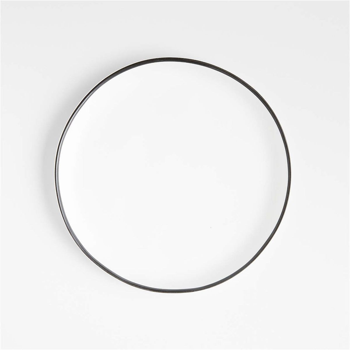 CRATE & BARREL - Plato de Ensalada de Melamina Range White (por Leanne Ford)