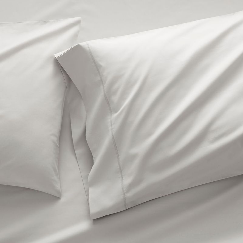 CRATE & BARREL - Set de 2 Fundas de Almohada Percal Orgánico Dove King