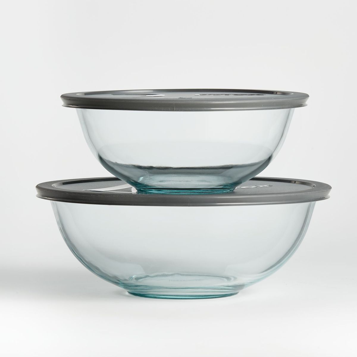 CRATE & BARREL - Set de 2 Bowls con Tapa de Vidrio Pyrex