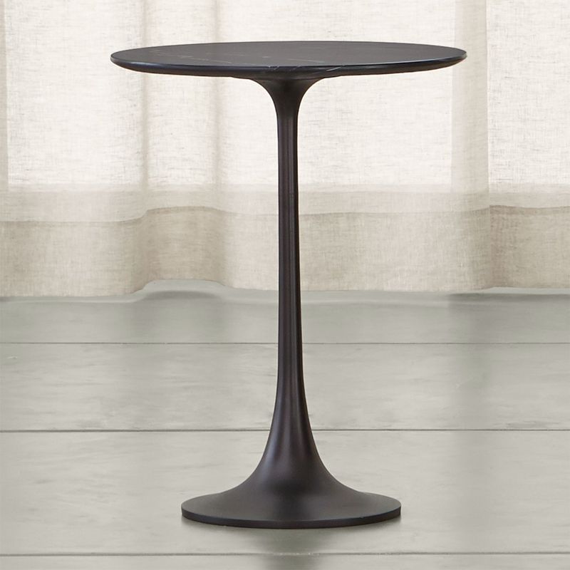 CRATE & BARREL - Mesa Auxiliar Nero de Mármol Negro con Base Aluminio Negro