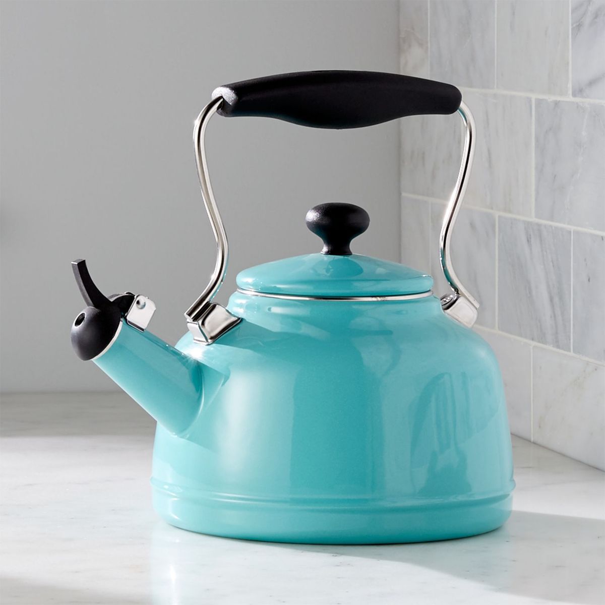 CRATE & BARREL - Tetera Chantal Vintage Aqua
