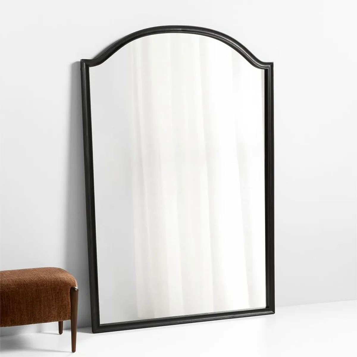 CRATE & BARREL - Espejo de Piso Manor 130x183cm