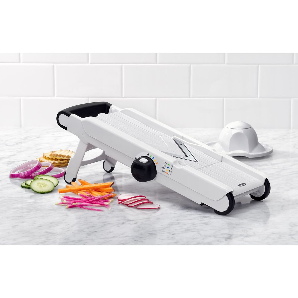 CRATE & BARREL - Mandolina Cortador en V OXO