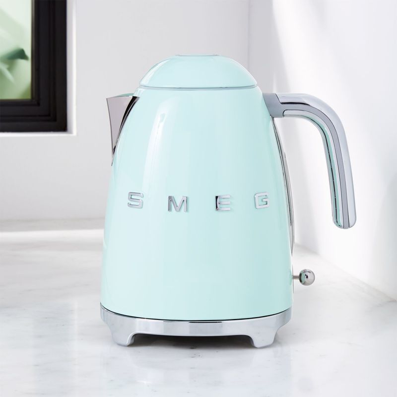 CRATE & BARREL - Hervidor SMEG Verde