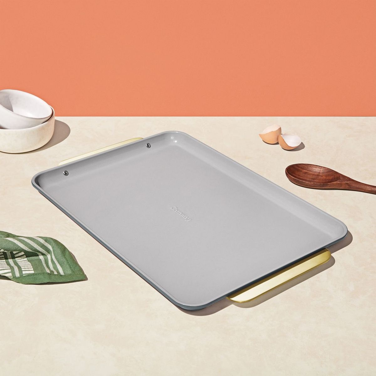 CRATE & BARREL - Set de 2 Bandejas para Hornear de Grafito 