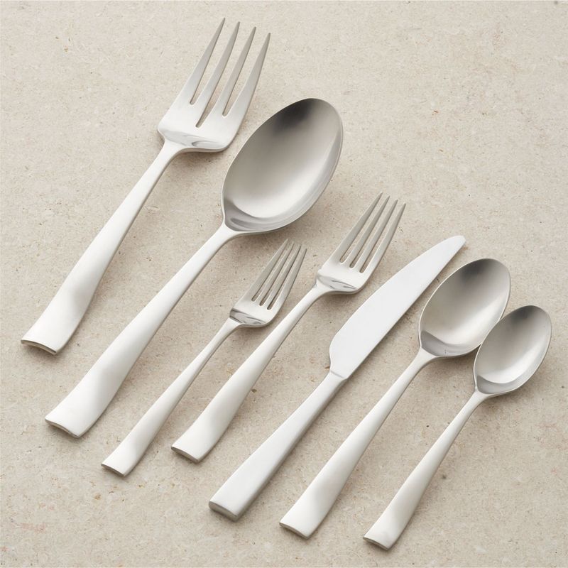 CRATE & BARREL - Juego de Cubiertos de 22pzs Holmes
