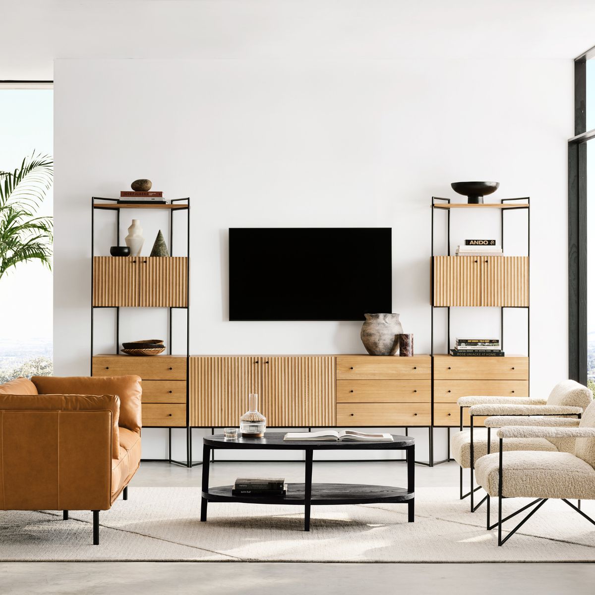 CRATE & BARREL - Consola Multimedia Evie 70"