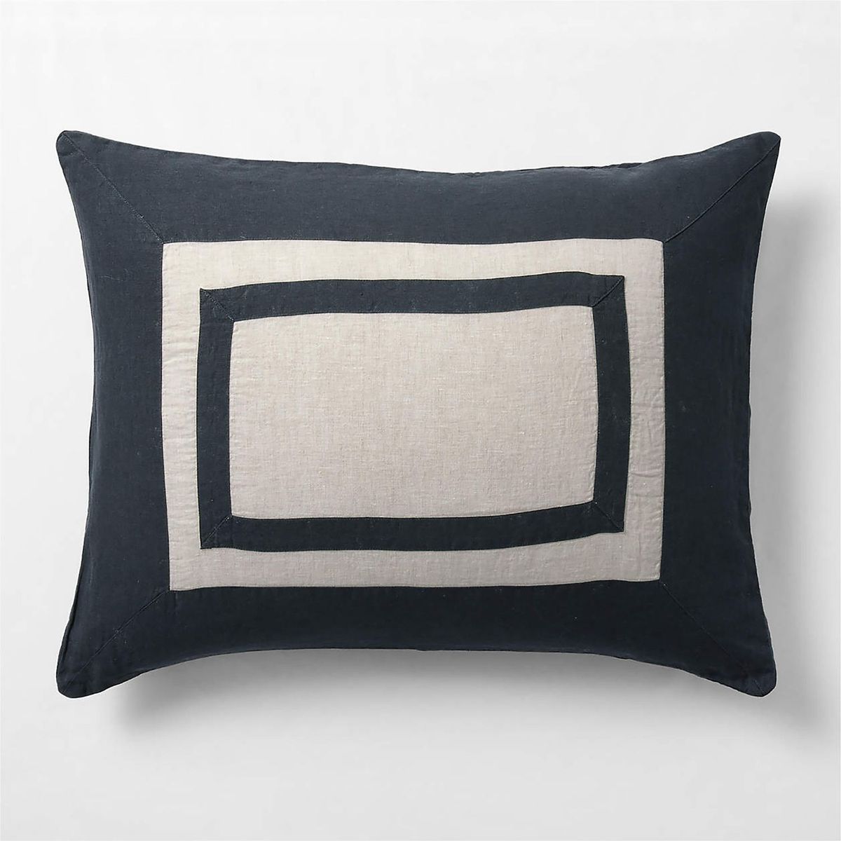 CRATE & BARREL - Funda De Almohada Con Borde En Color Tostado Arcadia Y Azul Marino