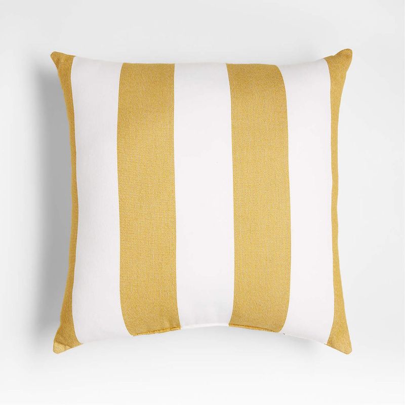 CRATE & BARREL - Cojín Cabana Stripe Amarrillo de Terraza 51x51cm