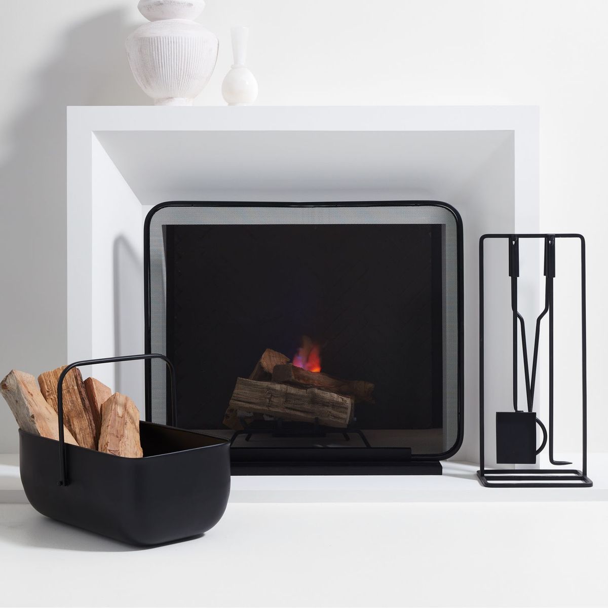 CRATE & BARREL - Rejilla Protectora para Chimenea Telum