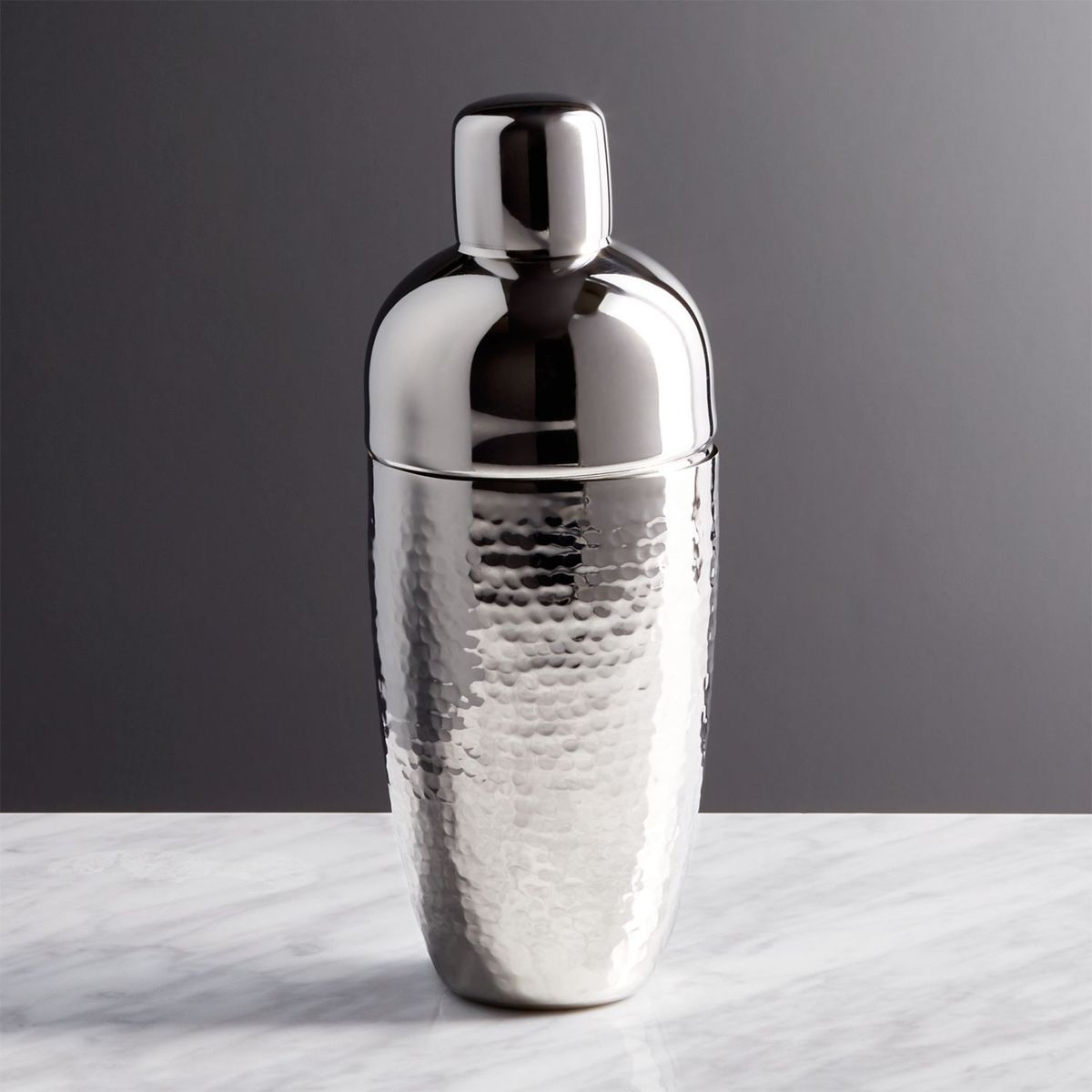 CRATE & BARREL - Coctelera de Metal Martillado Graham