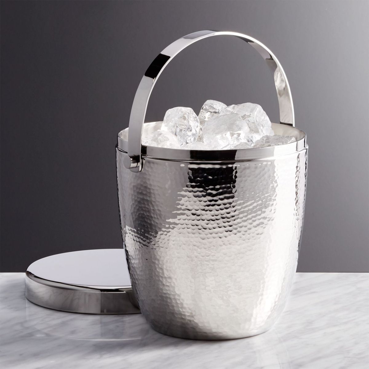 CRATE & BARREL - Hielera de Metal Martillado Graham